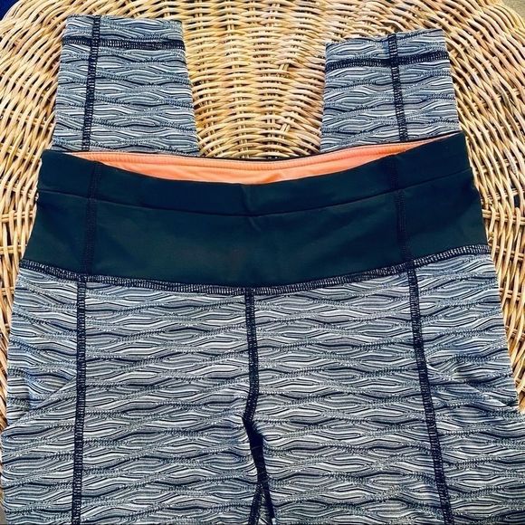 Lululemon Speed Tight 2 back white orange Striped Pocket Leggings 4 - Picture 1 of 6